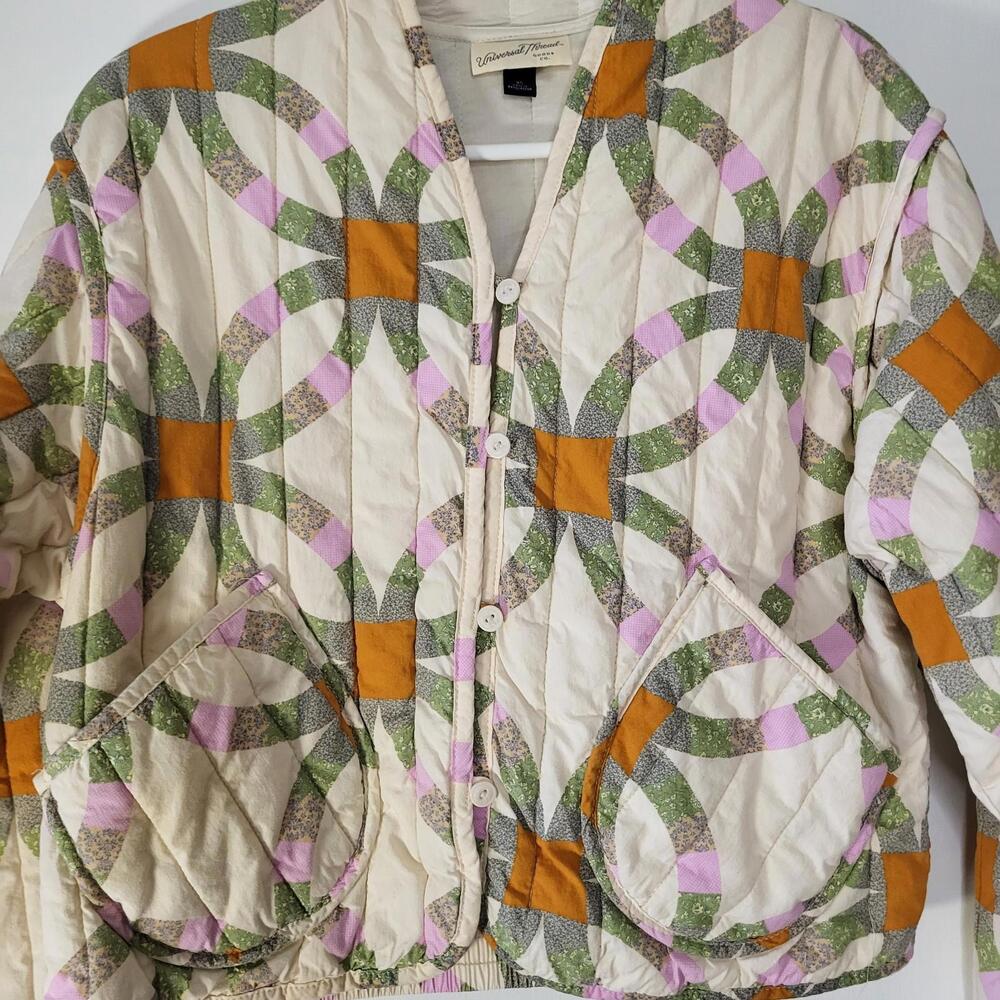 Universal Thread Quilted Puffer Jacket Womens XS Boxy Crop Retro Geometric tan